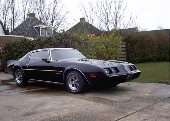 a   13624231_3-pontiac-firebird.jpg