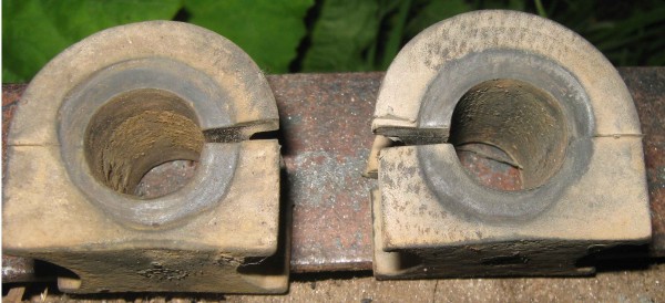 Old_Stabilizer_Bar_Bushings_1.jpg