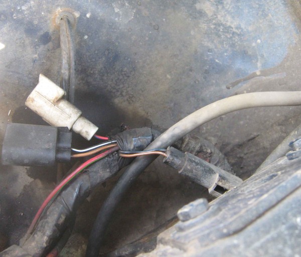 Connectors_Near_Left_Wing.jpg