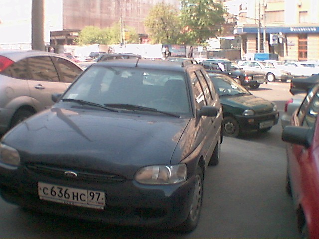 64I90008.jpg