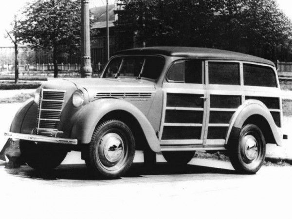 Moskvich_400_Van Commercial_1948.jpg