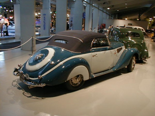 BMW327_1.JPG