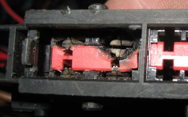 Blower_Wiring_Top_Connector_2.jpg