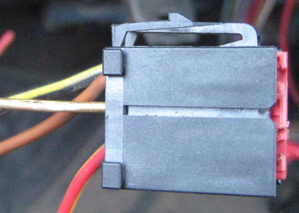 Spare_Connector_Disassembling.jpg